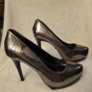 Simply Vera Women's‎ Heel Shoes 7.5. Snake Print Metallic